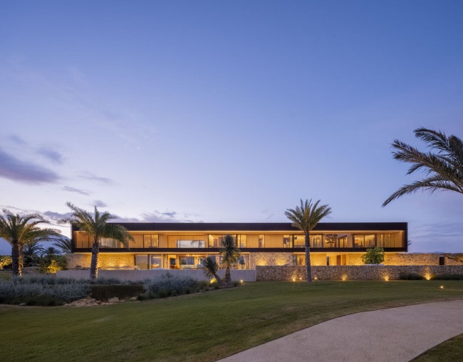 CASA LES COVES