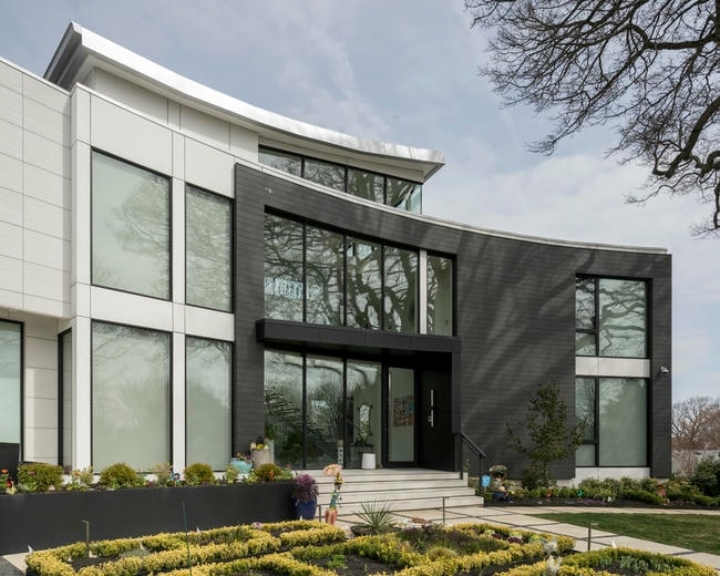 HOUSE IN BETHESDA